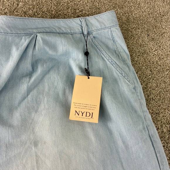 NWT NYDJ Women's Relaxed Denim Shorts Plus Size 28W Light Wash Pleated Front - Picture 10 of 13